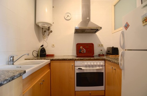 Torroella de Montgri House | Holiday Home in Estartit near Sandy Beaches