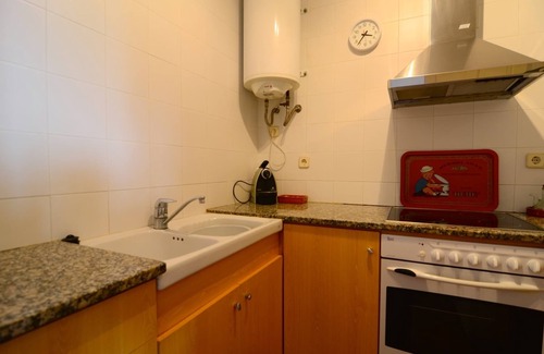 Torroella de Montgri House | Holiday Home in Estartit near Sandy Beaches