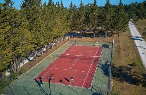 Mauroux House | Holiday Home in France with Private Terrace