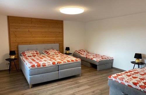 Guentersberge House | Holiday Home in Güntersberge by Lake