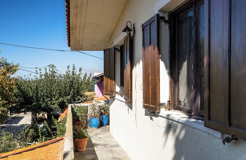 Gastouni House | 'Holiday Home in Gastouni' with Balconies & Wi-Fi
