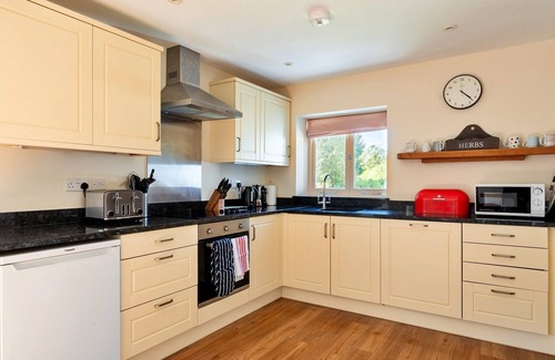 Freefolk Cottage | Holiday Home in Andover near New Forest Park