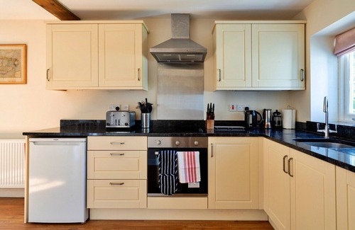 Freefolk Cottage | Holiday Home in Andover near New Forest Park