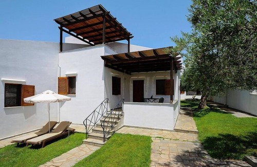 Gerakini House | Holiday home in Gerakini with a balcony or terrace