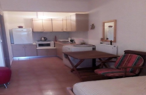 Zalongo House | Holiday Home in Greece near the Beach