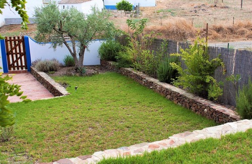 Mertola Cottage | Holiday Home in Guadiana Park near River