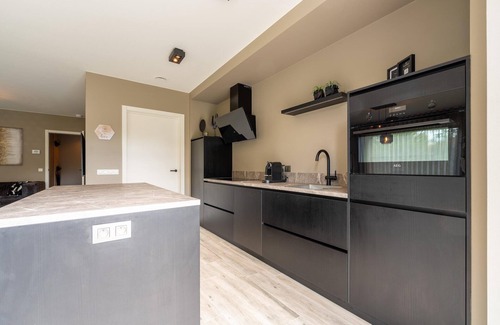Hamont House | Holiday Home in Hamont with Garden