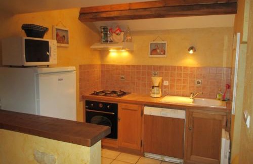 Isenay House | Holiday Home in Isenay near Lake and Forest
