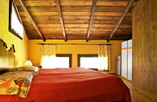 Rancio Valcuvia Apartment | Holiday home in a former mill from the 18th century. With 10 000 m² of land and pool