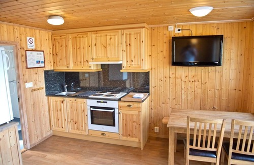 Kinsarvik House | Holiday home in Kinsarvik with lake view