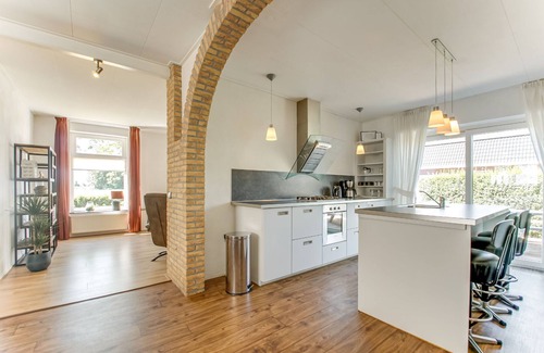 Langezwaag House | Holiday Home in Langezwaag with terrace