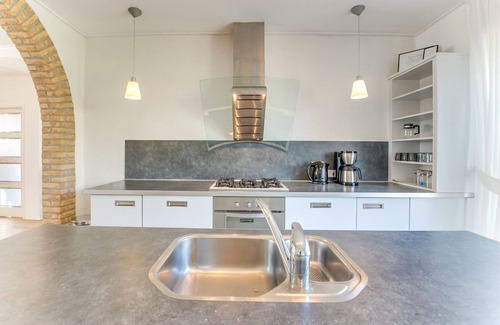 Langezwaag House | Holiday Home in Langezwaag with terrace