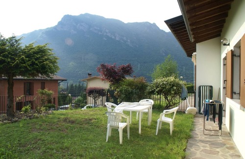 Crone House | Holiday Home in Lombardy by Lake Idro