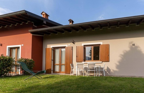 Crone House | Holiday Home in Lombardy by Lake Idro