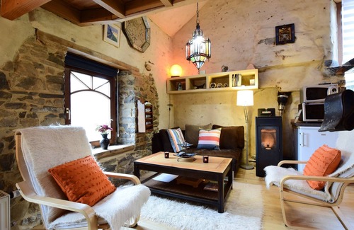 Longueville House | Holiday Home in Longueville with Garden & Pond