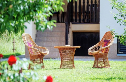 Lovinac House | Holiday Home in Lovinac near Plitvice Lakes