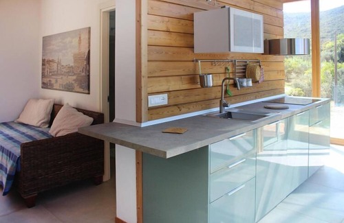 Magazzini House | Holiday Home in Magazzini near the Beach