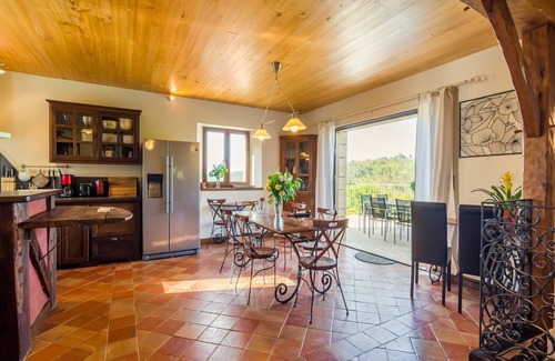 Mazeyrolles House | Holiday Home in Mazeyrolles with Pool