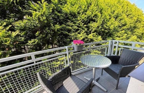 Miedzywodzie House | Holiday Home in Międzywodzie near Beach