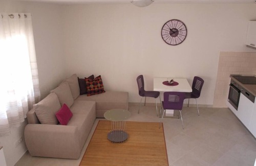 Cove Makarac (Milna) House | Holiday Home in Milna with Terrace, Air condition, WIFI, Washing machine (5123-1)