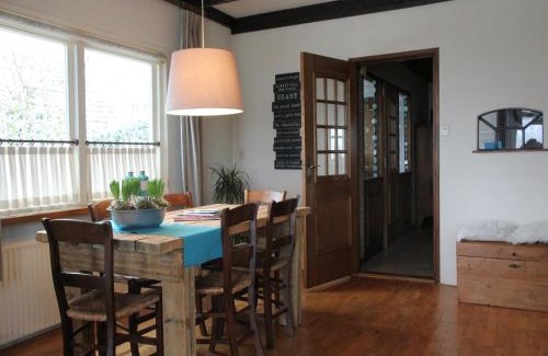 Nijeberkoop House | Holiday Home in Nijeberkoop near Nature