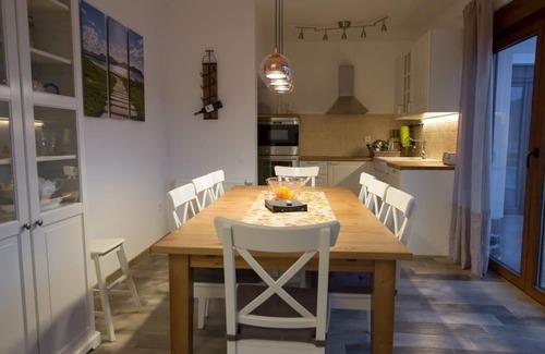 Ogulin House | Holiday Home in Ogulin with Terrace, Air condition, WIFI, Washing machine (4317-1)