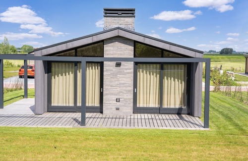 Leiderdorp House | Holiday Home in Oud Ade near Kaag Lakes