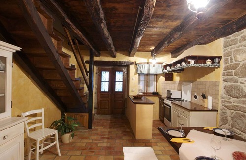 Buzet House | Holiday home in quiet surroundings with pool