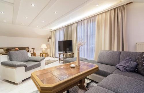 Rennweg am Katschberg House | Holiday Home in Rennweg near Ski Slopes