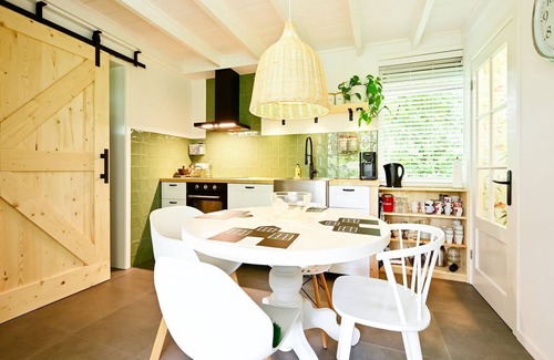 Reutum House | Holiday Home in Reutum with Pond and Trails
