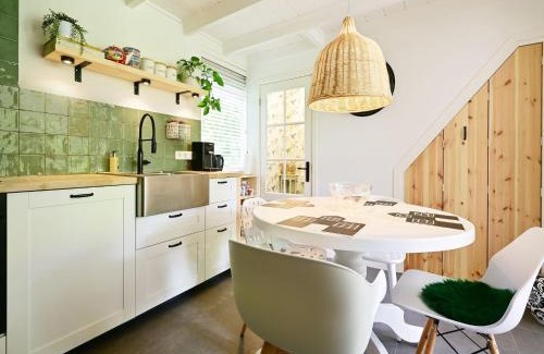 Reutum House | Holiday Home in Reutum with Pond and Trails, cleaning included