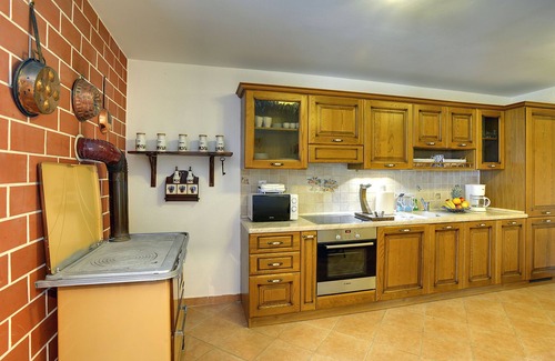 Rojnici House | Holiday Home in Rojnici with Private Pool