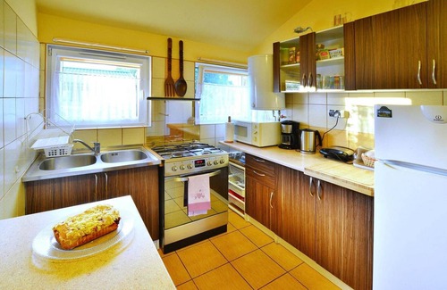 gmina Manowo House | Holiday Home in Rosnowo by Lake Rosnowskie