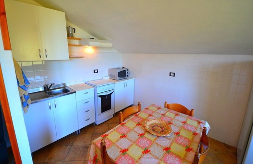 Sesta Godano House | Holiday Home in Sesta Godano near Lake