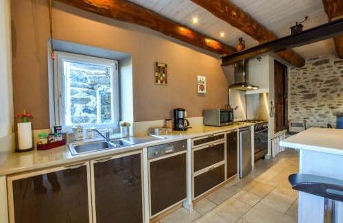Saint-Beauzire House | Holiday Home in Saint-Beauzire with Garden and Private Terrace