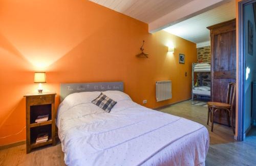 Saint-Beauzire House | Holiday Home in Saint-Beauzire with Garden and Private Terrace