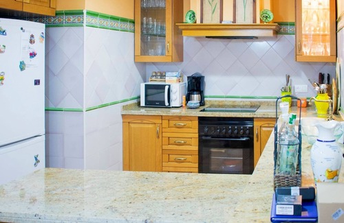 Este-Alcosa-Torreblanca House | Holiday Home in Seville near City Center