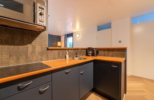Zevenhuizen House | Holiday home in South Holland with shared pool