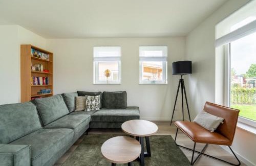 Municipality of Nissewaard House | Holiday Home in South Holland by Stompaarde Plas