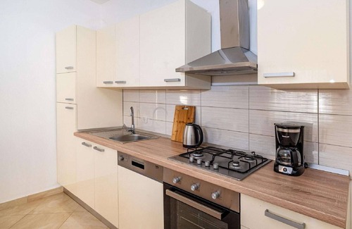 Velim House | Holiday Home in Stankovci with Pool