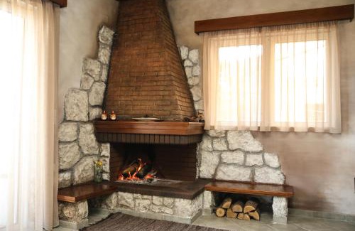Pavliani House | Holiday Home in the Center of the Village