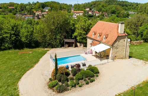 Themines House | Holiday Home in Thémines with Private Pool