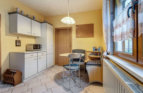 Gleichamberg House | Holiday home in Thuringia with private terrace, use of a garden and pool