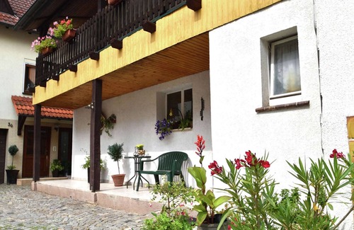 Gleichamberg House | Holiday home in Thuringia with private terrace, use of a garden and pool