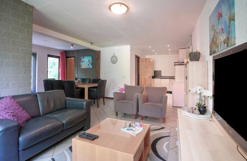 Municipality of Meerssen House | Holiday Home in Ulestraten with Forest