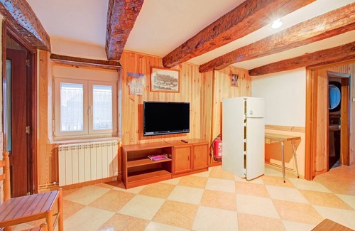 Montemayor de Pililla Villa | Holiday Home in Valladolid with Pool