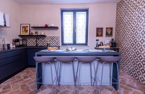 Stroncone House | Holiday Home 'In Villa Con Piscina' with Shared Pool, Wi-Fi and Air Conditioning