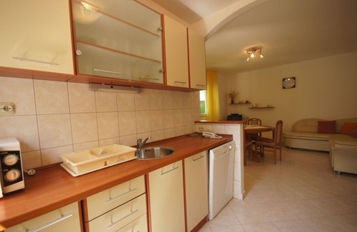 Cove Rogacic House | Holiday Home in Vis with Terrace, Air condition, Dishwasher (139-1)