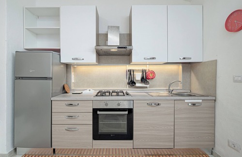 Schifoni House | Holiday Home 'Is Arutas' with Private Terrace, Wi-Fi and Air Conditioning