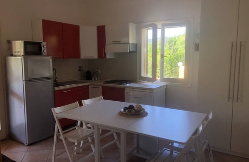 Lacona House | Holiday Home "Villetta Lampone" with Wi-Fi, Air Conditioning, Garden and Terrace